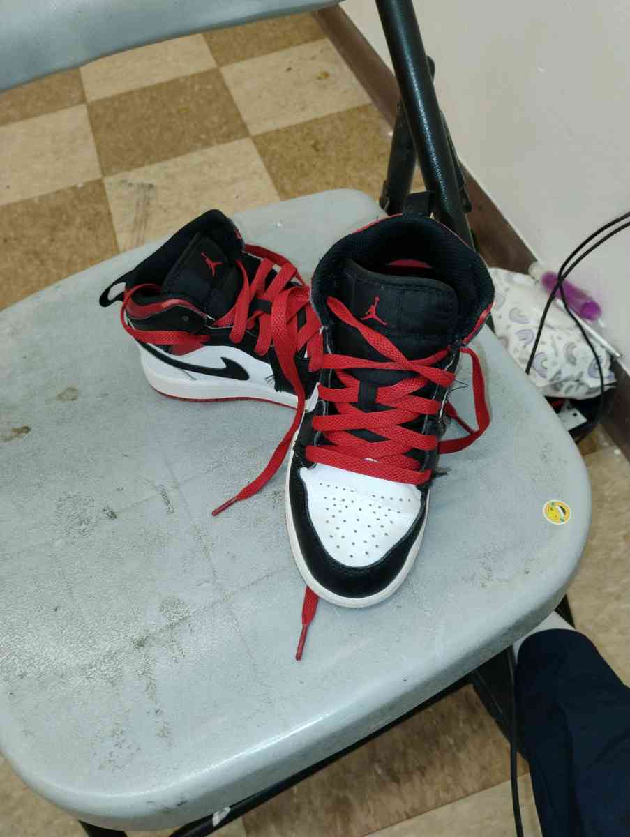 name brand boys sneakers - New York Mills, New York