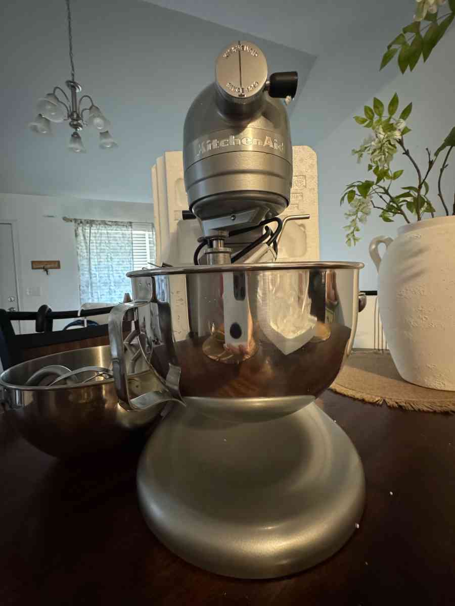 Kitchen Aid Mixer - Boiling Springs, South Carolina - FleaMarketBay