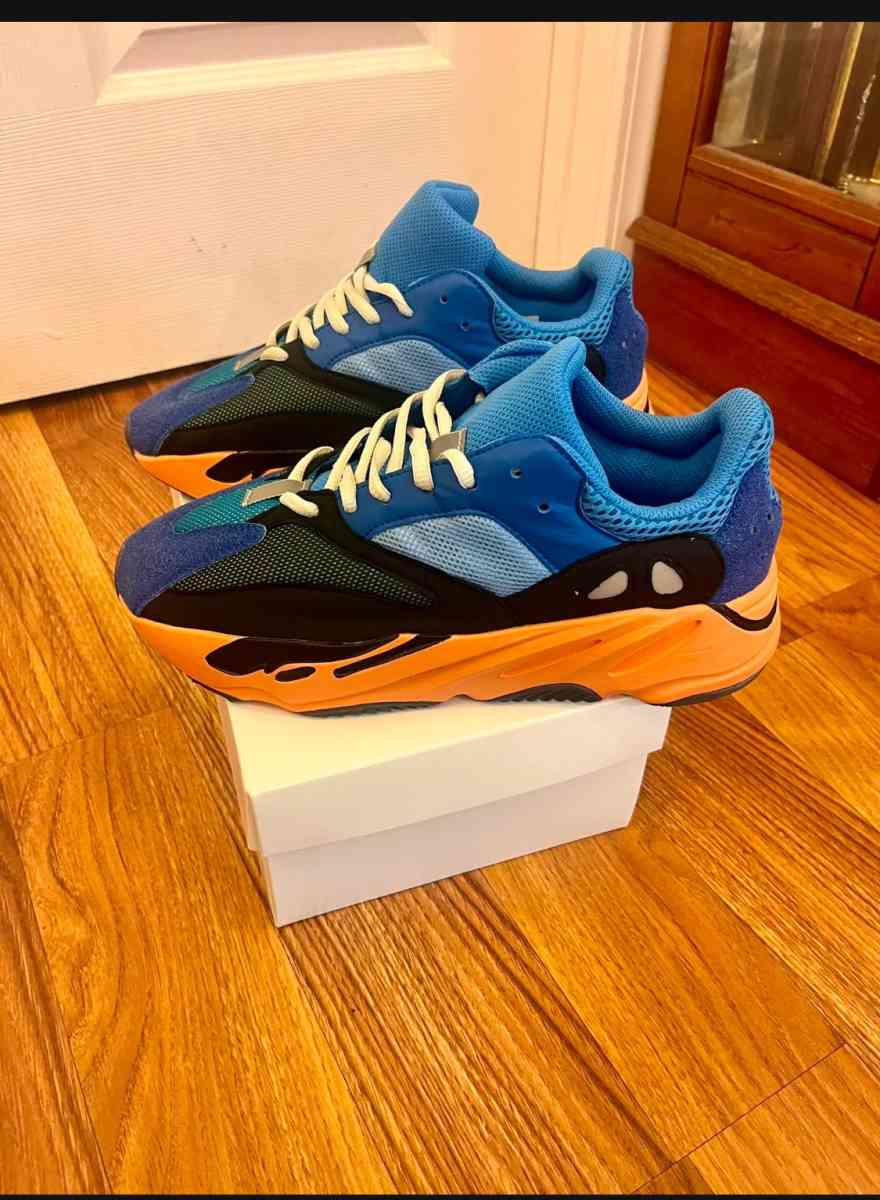 Yeezy Boost 700 Bright Blue Size 8 Men - Mableton, Georgia - FleaMarketBay