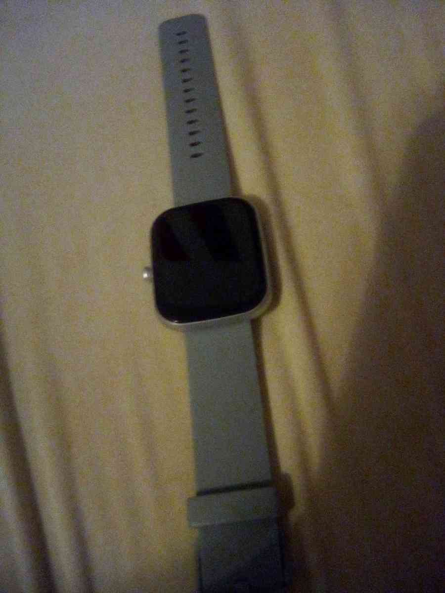 a Fitbit watch and it tells time - Mount Gilead, Ohio - FleaMarketBay