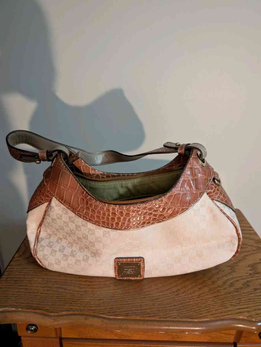 Elegant Brown and Cream Womens Bag - Baltimore, Ohio - FleaMarketBay