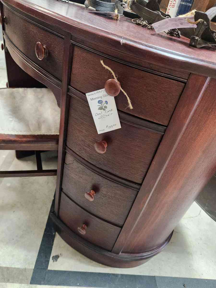 unique Oval Shaped Desk Chair Set Vanity Or Entryway Table - Alexander, North Carolina - FleaMarketBay
