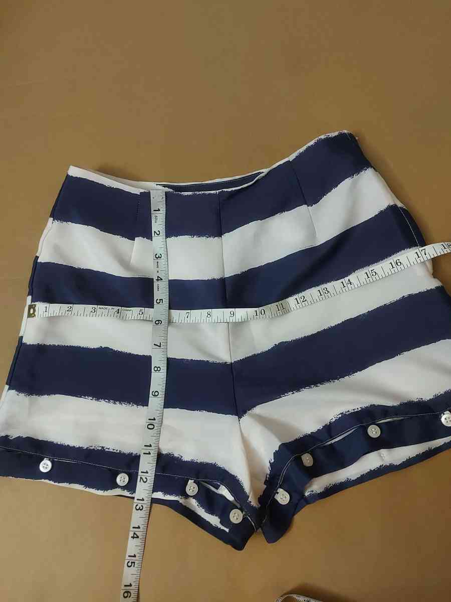 BCBGeneration Nautical BlueWhite Striped Shorts Size 0 - Atlanta, Georgia - FleaMarketBay