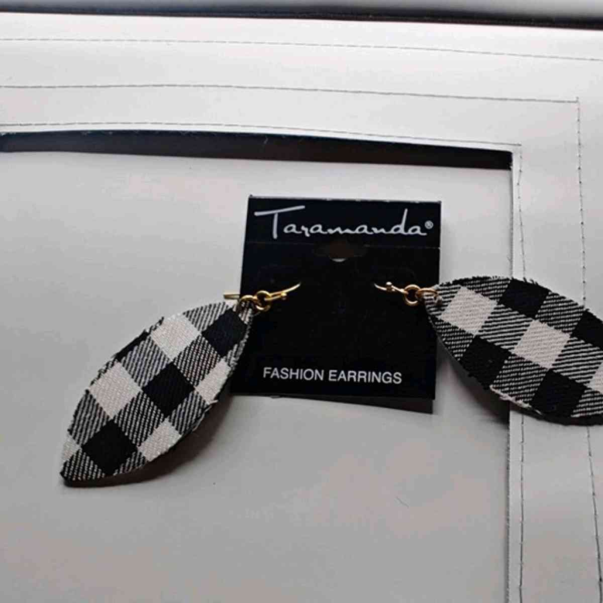 Buffalo Check Earrings Hunters Feather Leaf Metal Jewelry WH - Alicia, Arkansas - FleaMarketBay