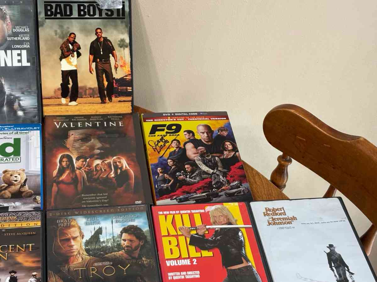 blue ray movies and a couple regular movies too - Agency, Missouri - FleaMarketBay