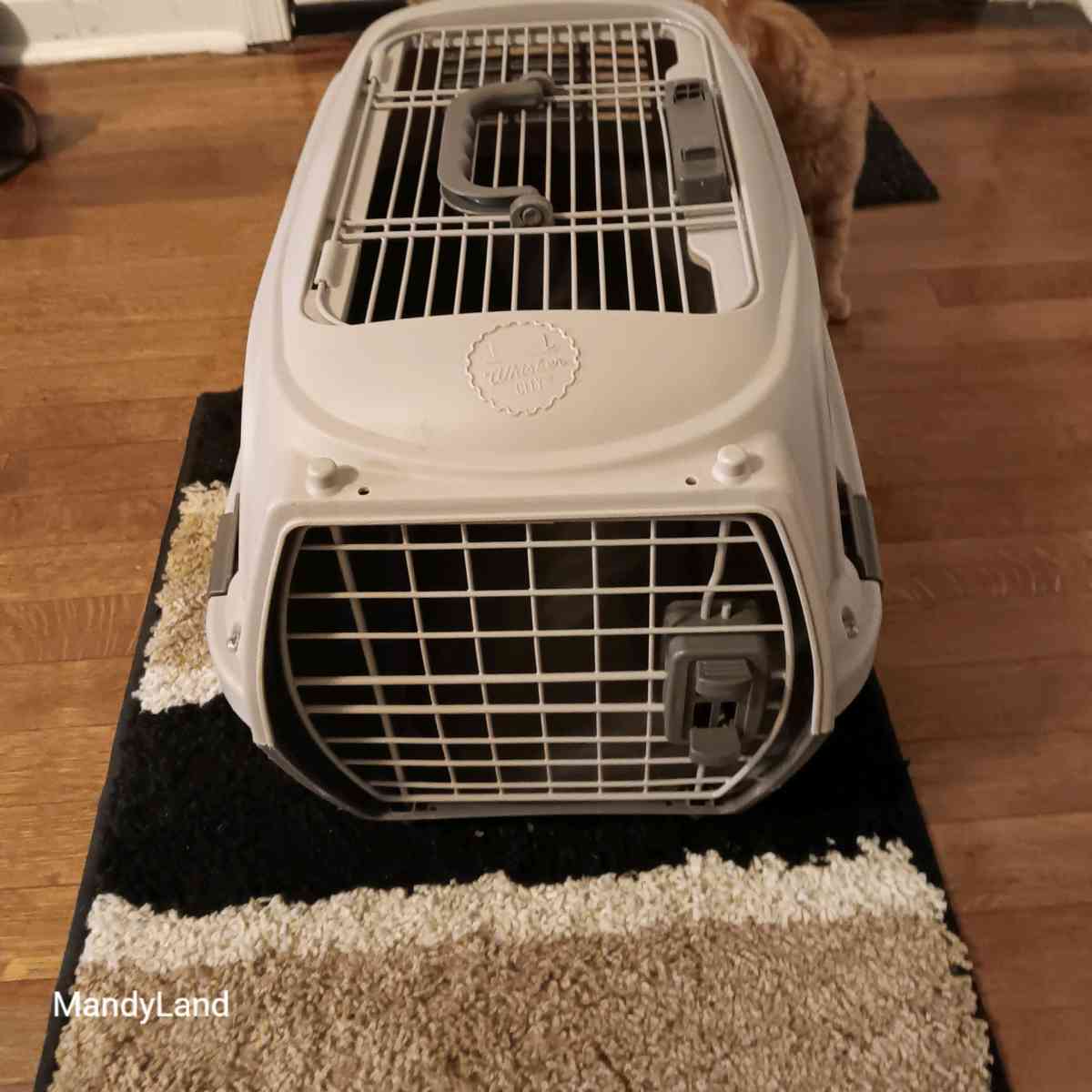 pet carrier
