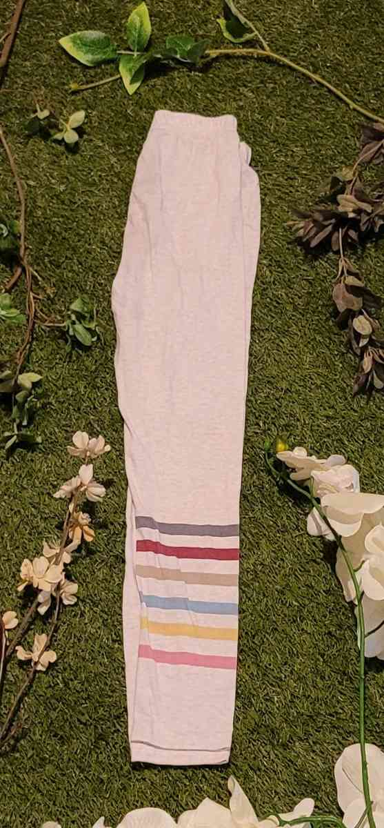 Girls Cream Leggings - Baltimore, Maryland - FleaMarketBay