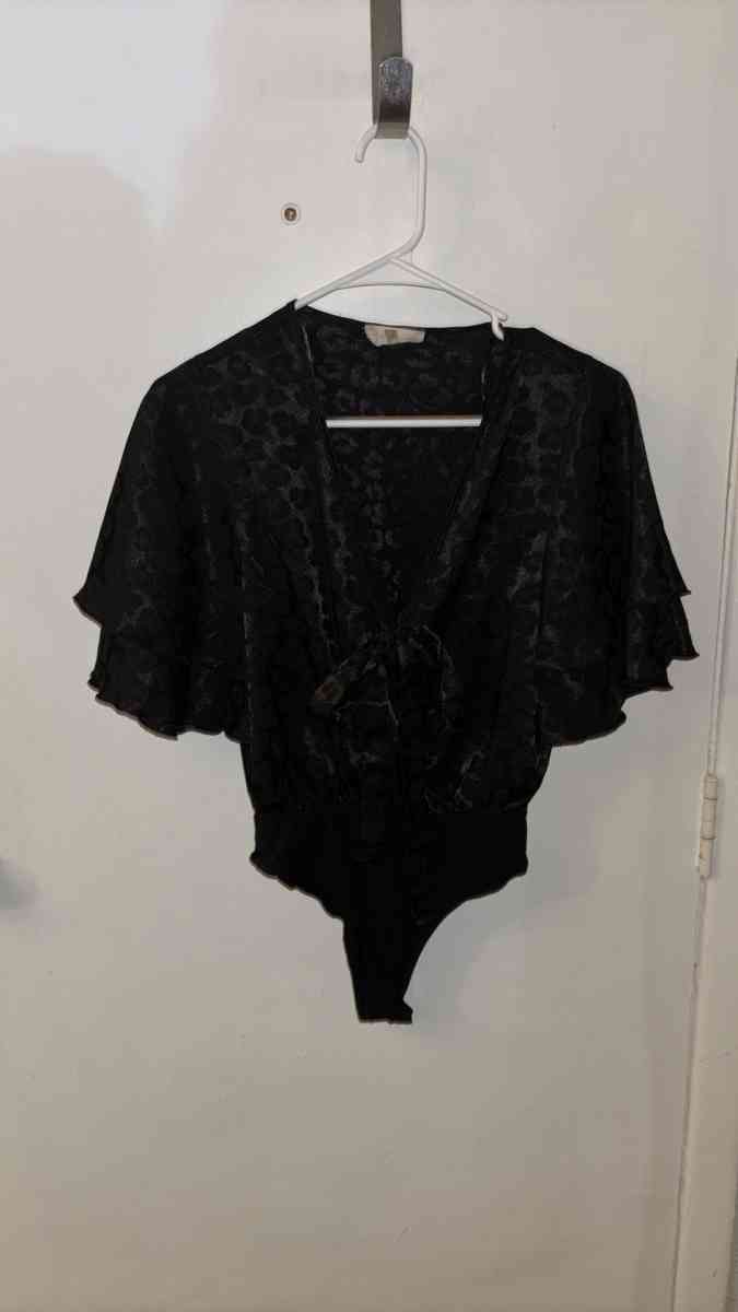 Altard States Black Tie Front Cheetah Print Flutter Sleeve B - Atlanta, Georgia