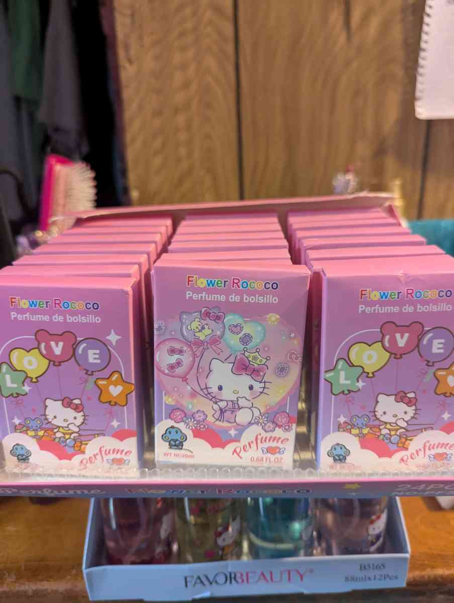 Hello kitty pock perfume - Peoria Heights, Illinois