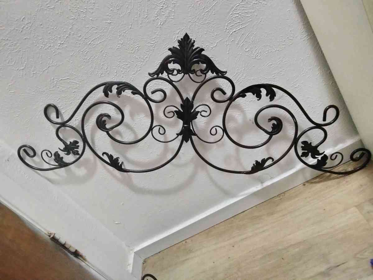 Ornate Metal IvyOak Leaf Wall Decor Only 2 left available - Denton, Texas - FleaMarketBay