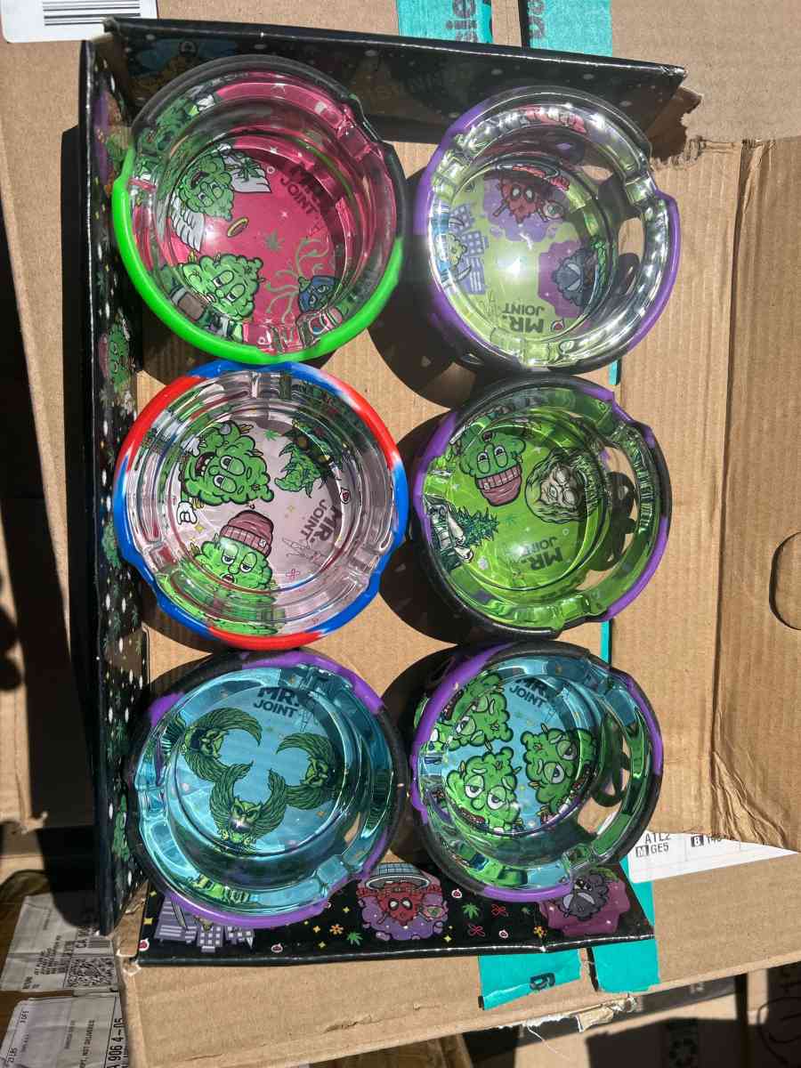 ash tray - Covina, California - FleaMarketBay