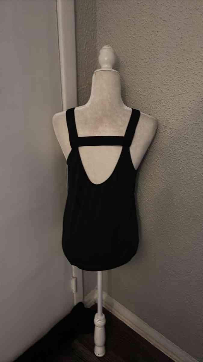 Nike Womens DriFit Breathe Elastika Tank BQ5802010 BlackWhit - Atlanta, Georgia - FleaMarketBay
