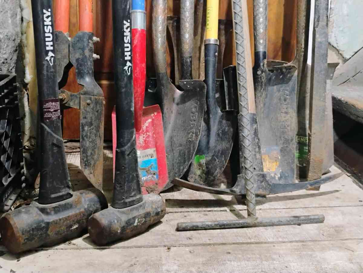 long handle digging tools - Kansas City, Kansas - FleaMarketBay