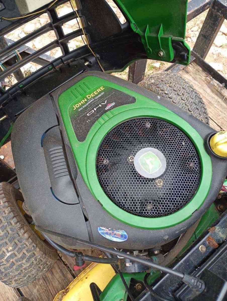 John Deere lawn tractor - Loudon, Tennessee - FleaMarketBay