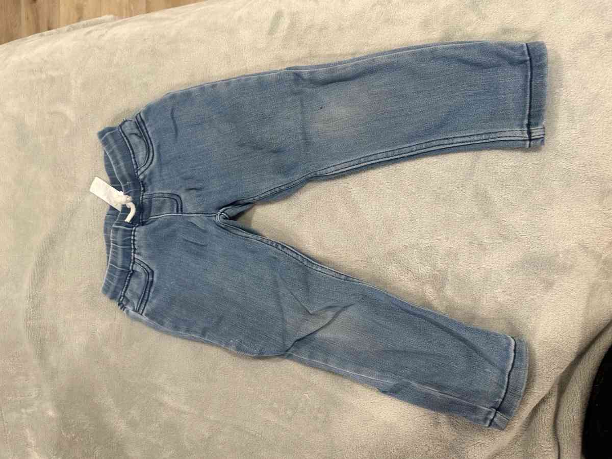 childs clothes 5t - Yakima, Washington - FleaMarketBay