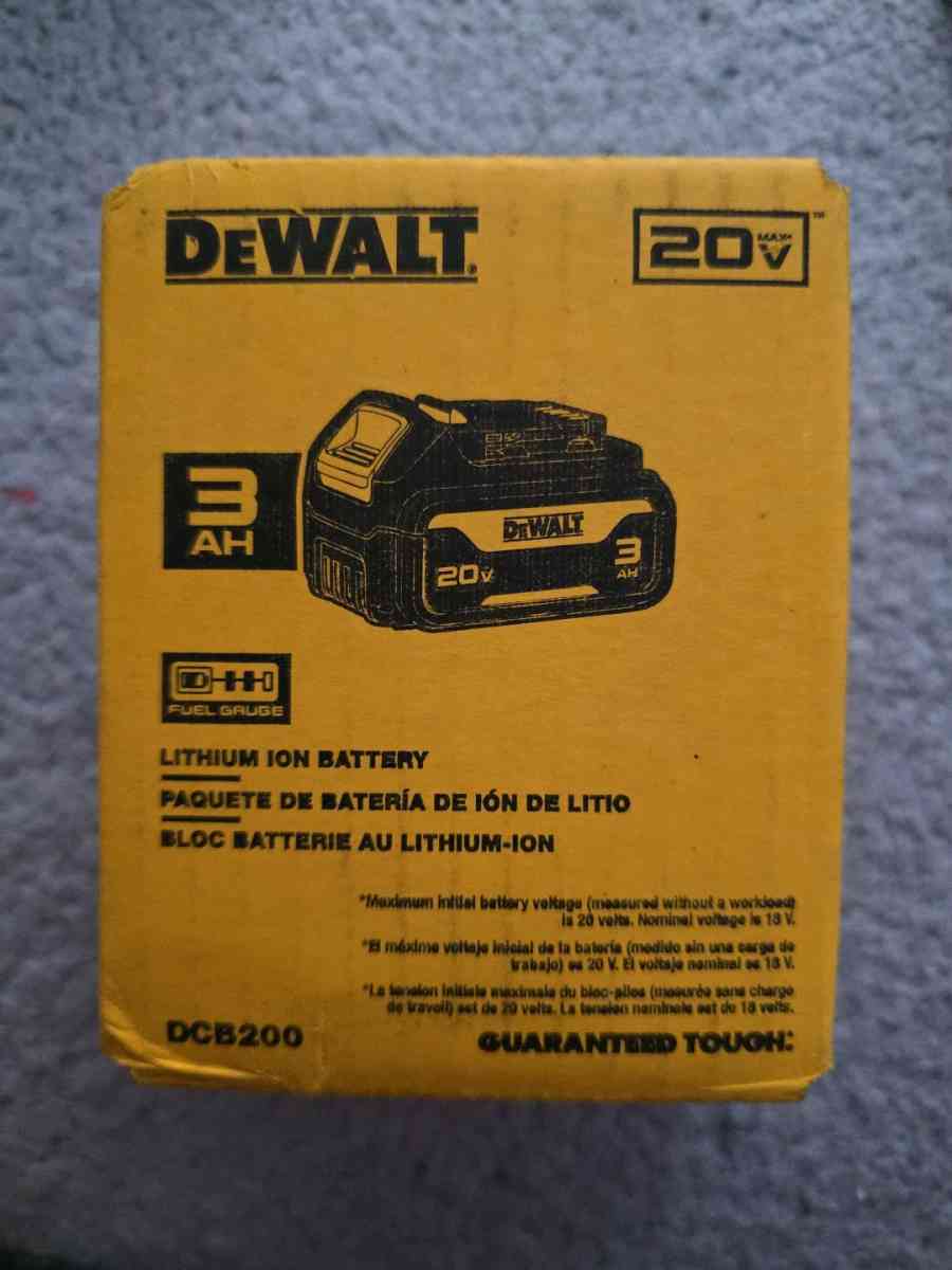 DEWALT DCB200 30 Ah 20V LiIon Premium Battery - Newark, Delaware