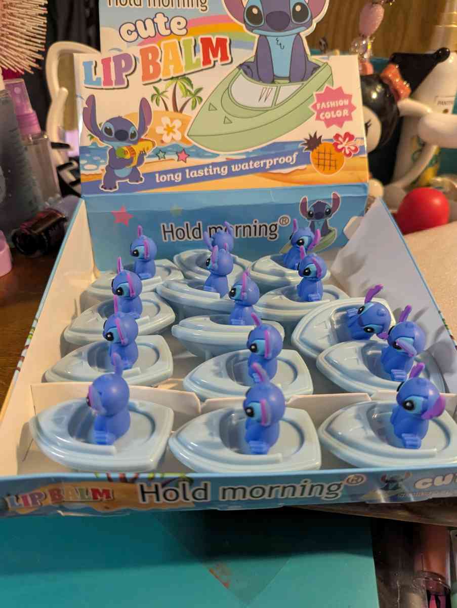 stitch boat lipgloss - Peoria Heights, Illinois