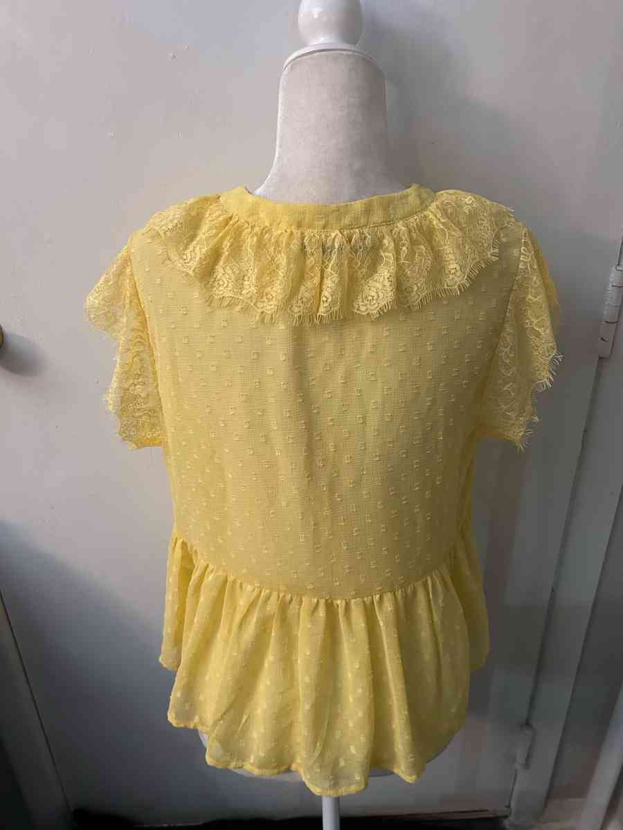 Zara Yellow Polka Dot Ruffle Lace Short Sleeve Blouse Size S - Atlanta, Georgia - FleaMarketBay