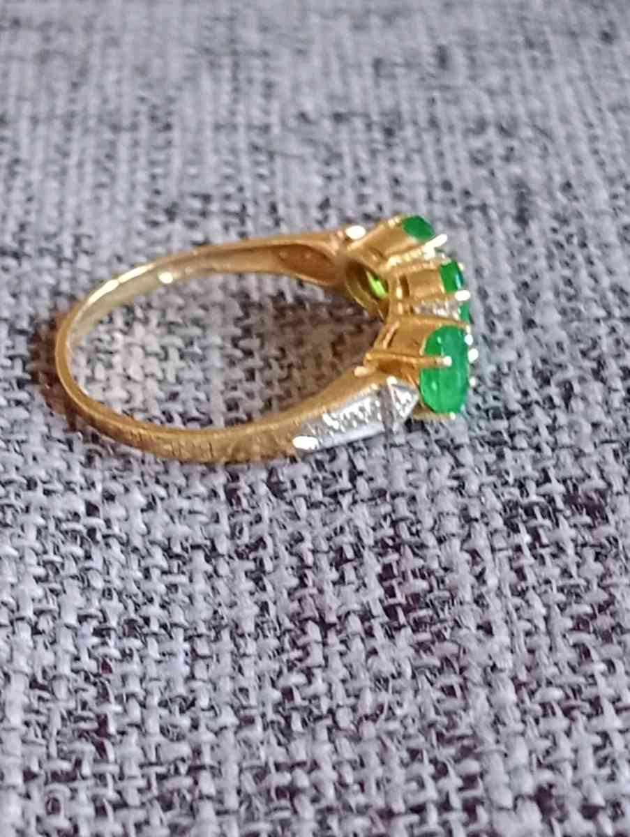 14K Yellow Gold Emerald stone engagement ring size 7 - Frostproof, Florida - FleaMarketBay