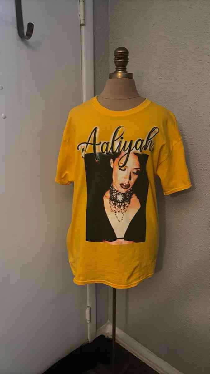 Aaliyah Graphic Yellow Short Sleeve TShirt Size ML 90s Style - Atlanta, Georgia