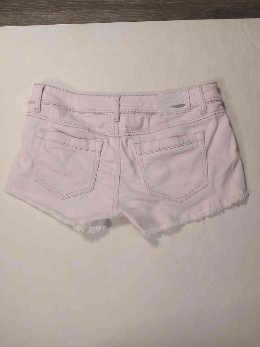 Dollhouse Lilac Purple Raw Hem Shorts Size Juniors - Atlanta, Georgia - FleaMarketBay