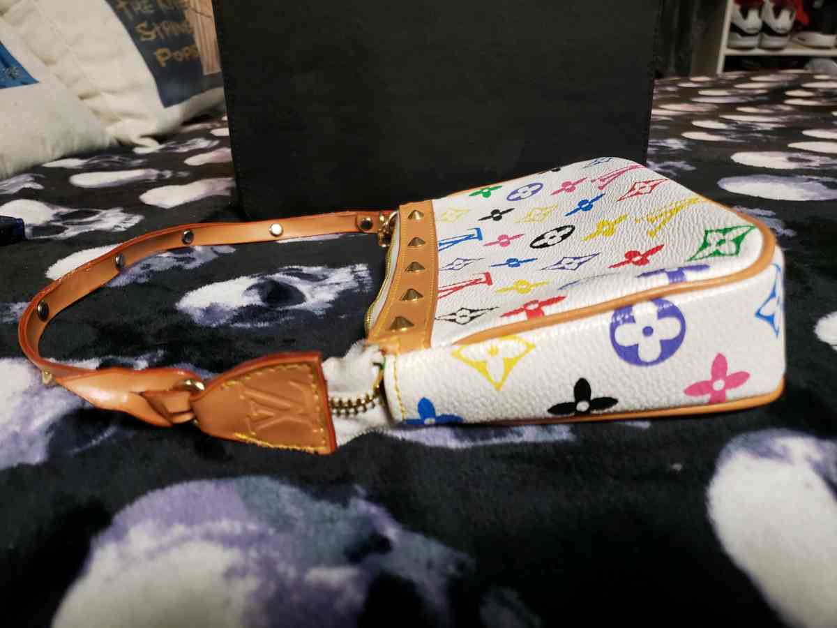 LV hand bag - Las Vegas, Nevada - FleaMarketBay