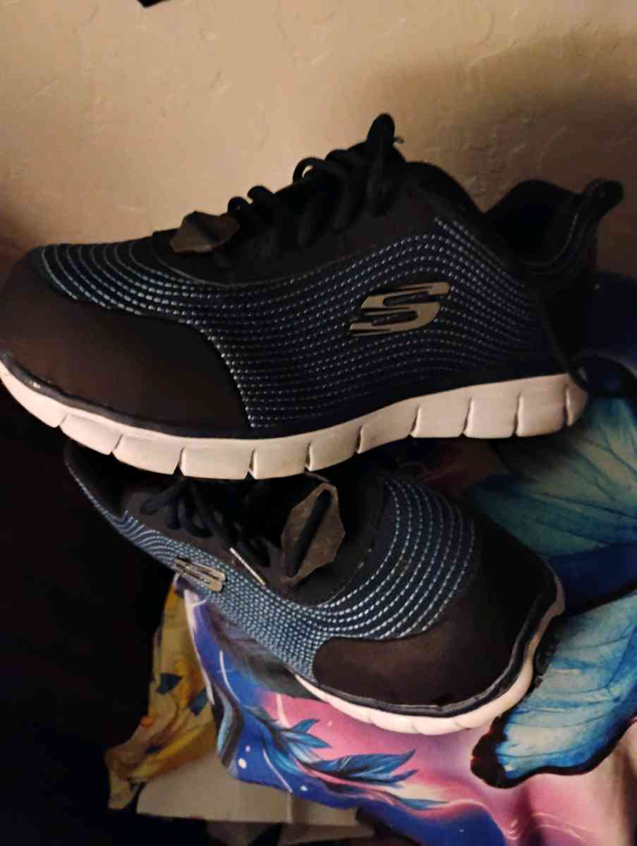 Womens Sketchers Blue Black Size75 - Sacramento, California