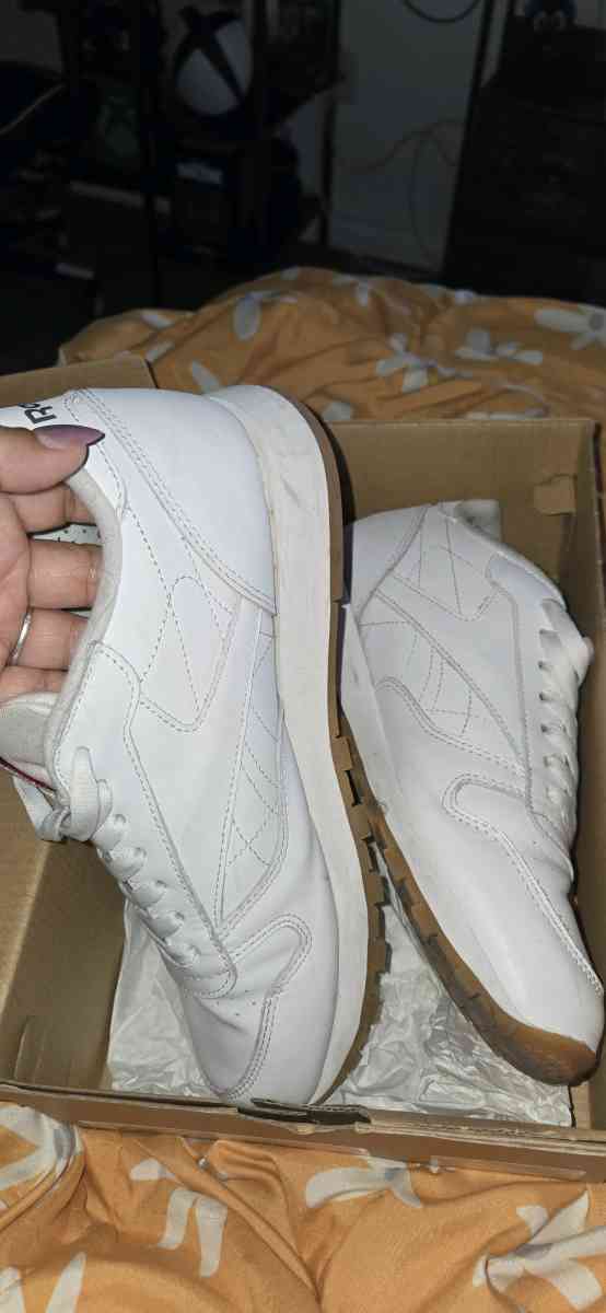Reebok classic - Orlando, Florida - FleaMarketBay