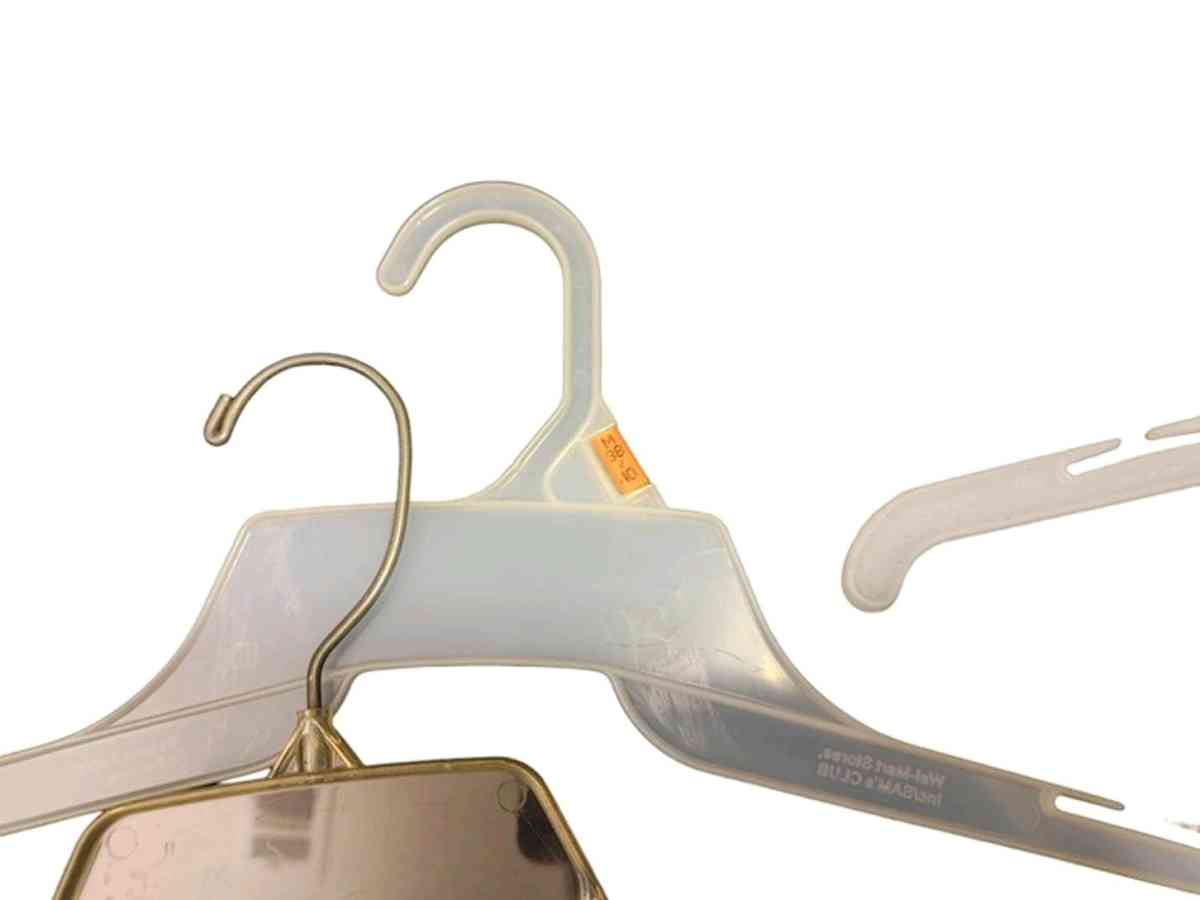 Assorted Plastic Retail Hangers Wire Hook Double Notched Shi - Alicia, Arkansas - FleaMarketBay