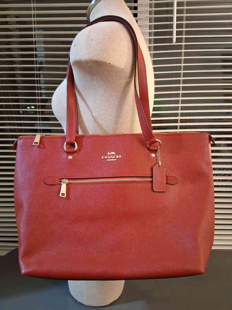 Coach purse - Agency, Missouri - FleaMarketBay