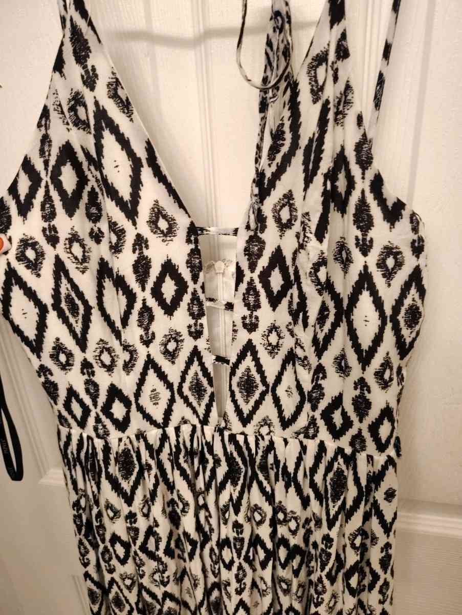 papaya black and white maxi dress - Kissimmee, Florida - FleaMarketBay