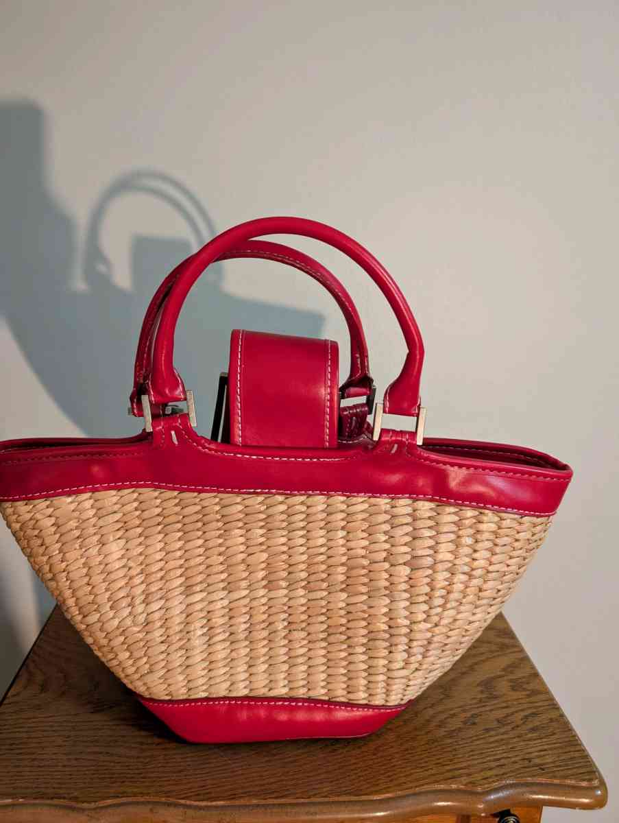Red and Tan Woven Womens Bag - Baltimore, Ohio - FleaMarketBay