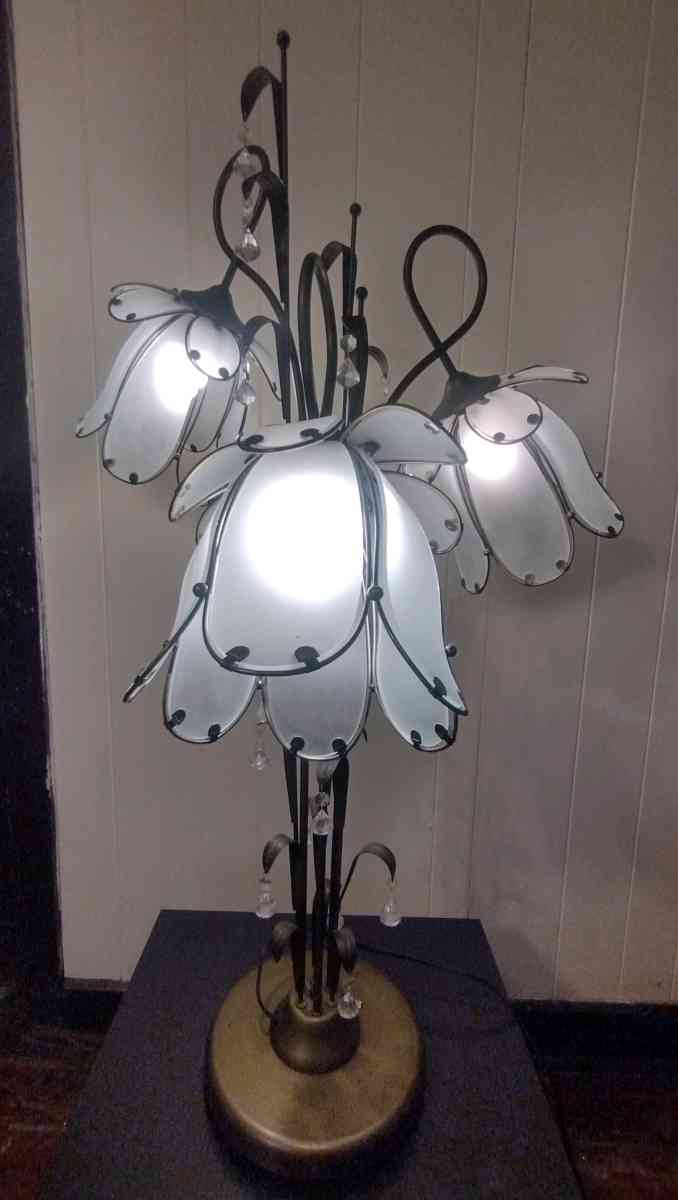 Vintage Table Lamp - Canton, Ohio - FleaMarketBay