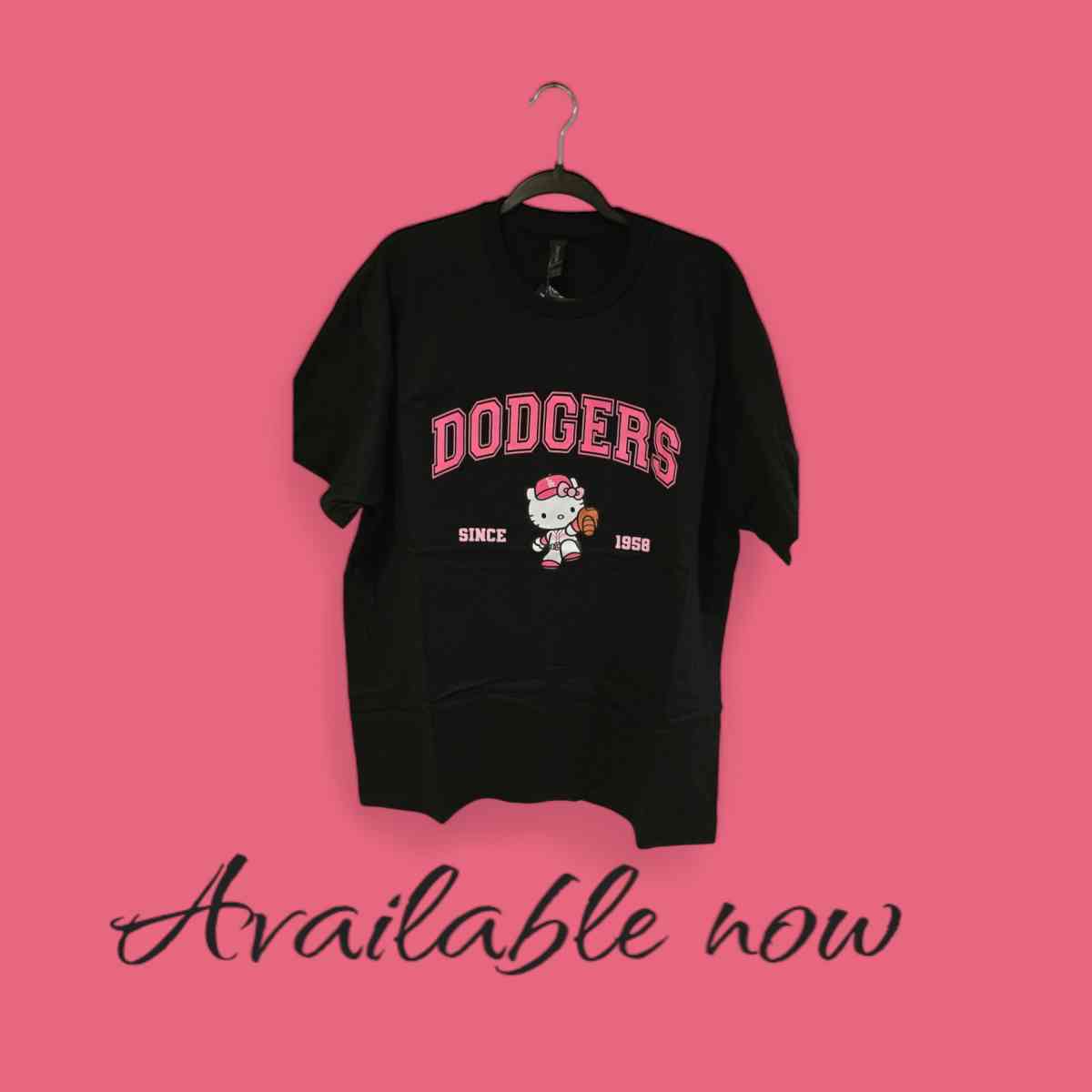 dodgers hello kitty t shirt large - Riverside, California