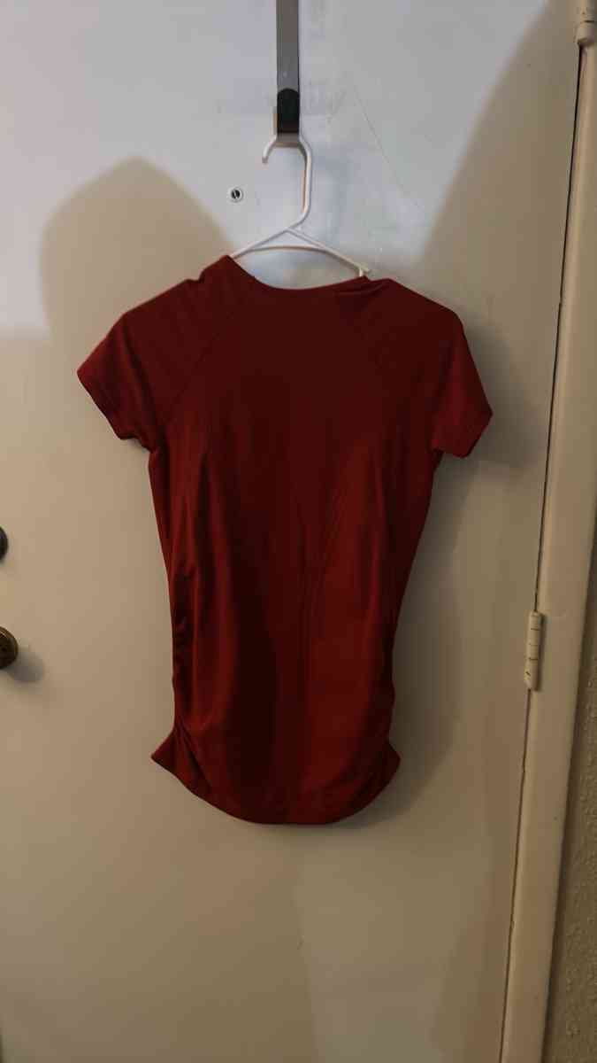 Athleta Red Activewear Top Size M Running Exercise Workout - Atlanta, Georgia - FleaMarketBay