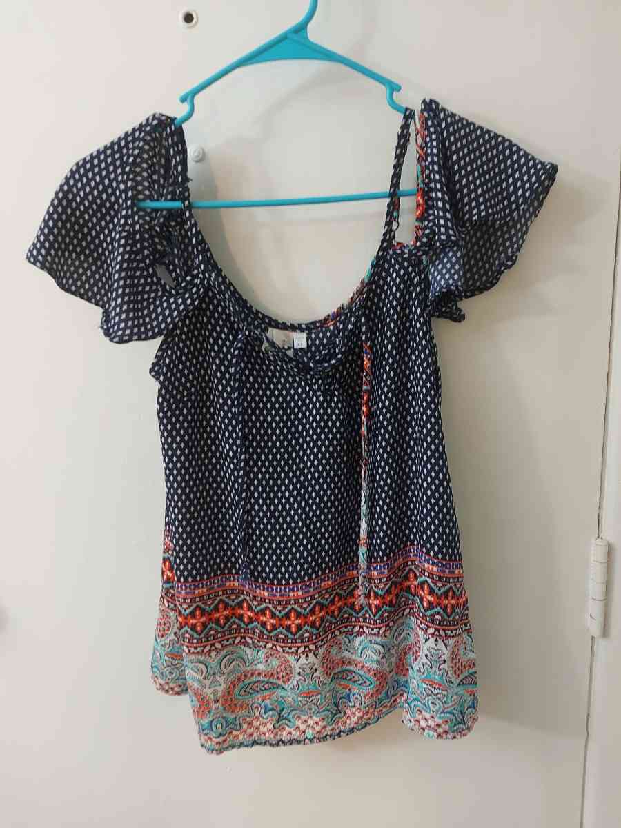 Society Girl Cold Shoulder Front Tie Top Size XS Paisley Pri - Atlanta, Georgia