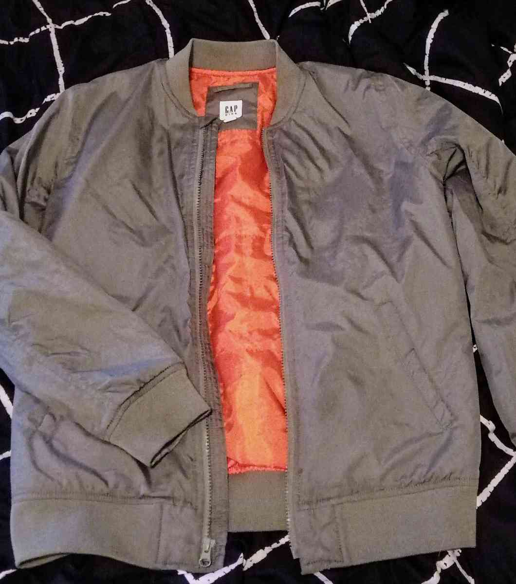 good condition used sweater tops - Cressey, California