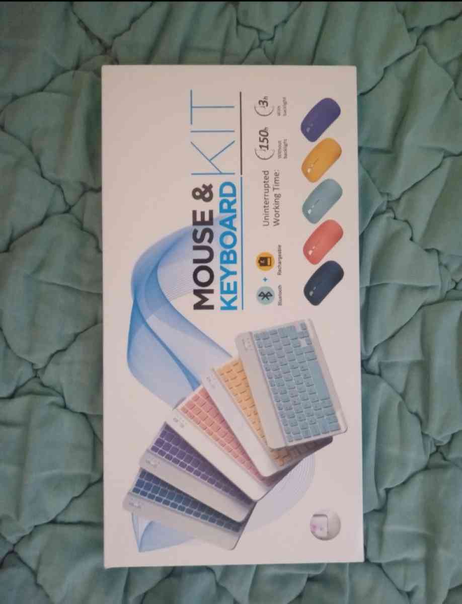 Mouse and keyboard for iPads tablet Bluetooth connection - Knoxville, Tennessee