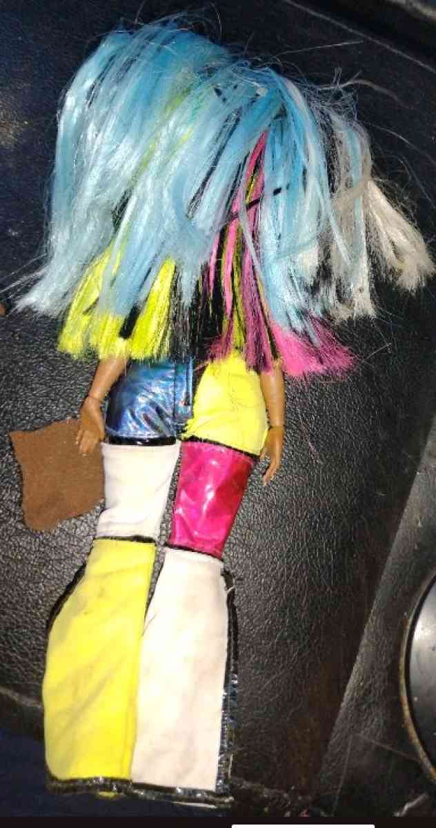 LOL Surprise OMG Doll  Rainbow Hair Fashion Queen - Springfield, Illinois - FleaMarketBay