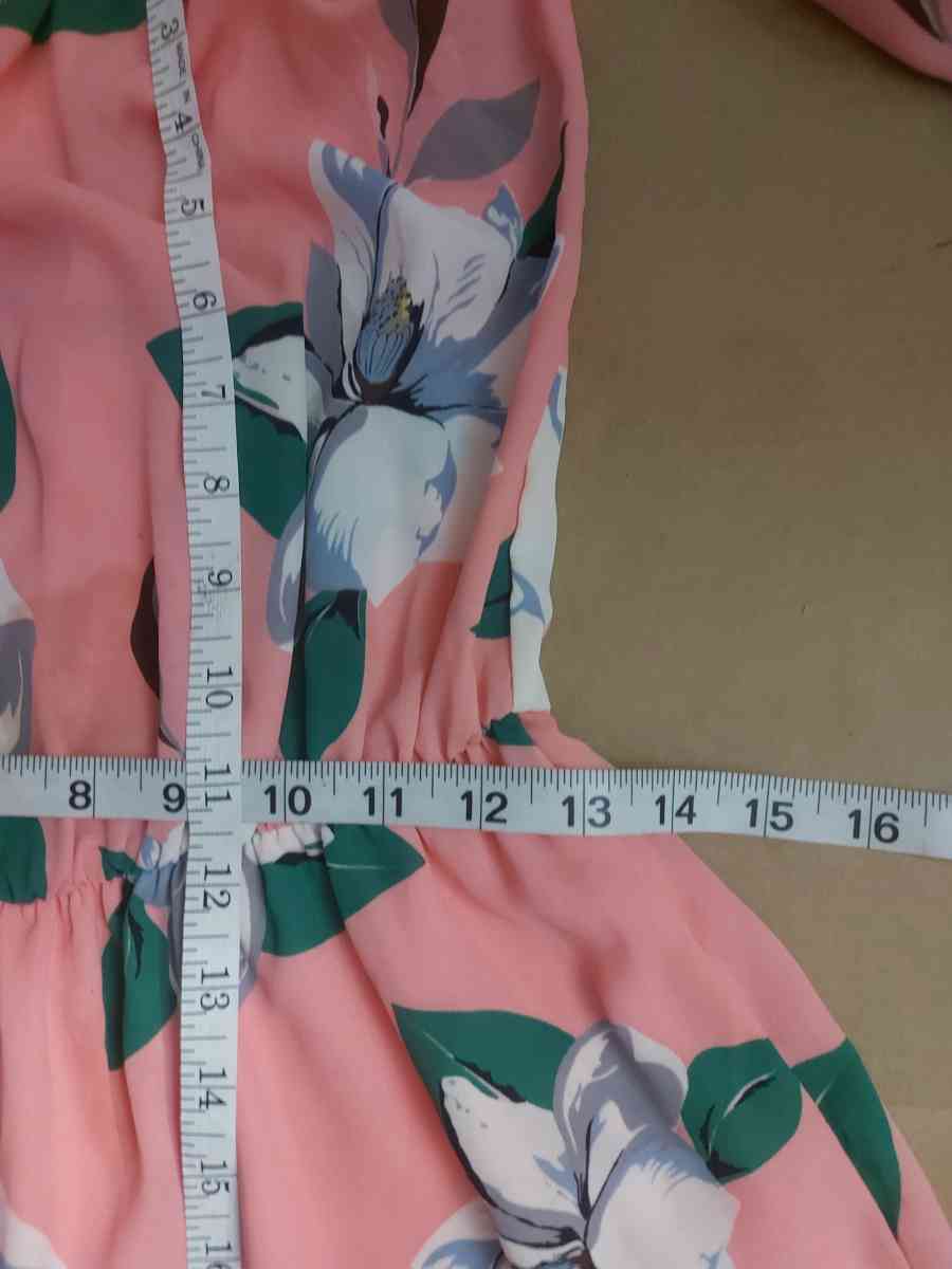 Sage Floral Romper Size S Oversized - Atlanta, Georgia - FleaMarketBay