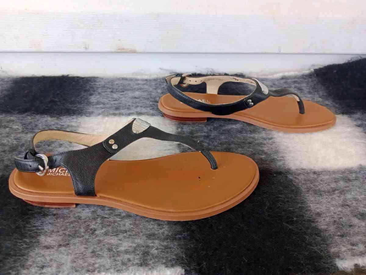Michael Kors sandals size 7M - Frostproof, Florida - FleaMarketBay