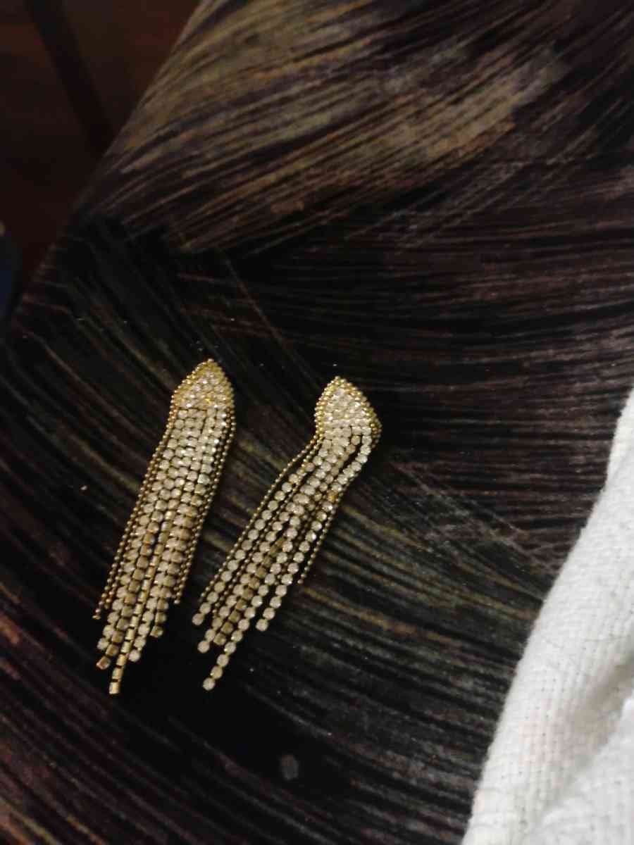 earrings - Newport News, Virginia - FleaMarketBay