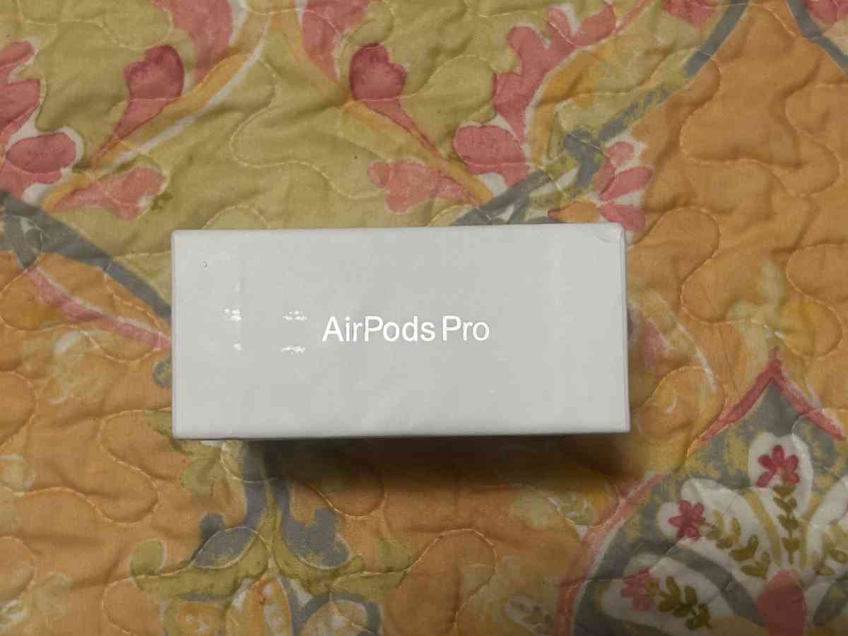 AirPods - Albuquerque, New Mexico - FleaMarketBay