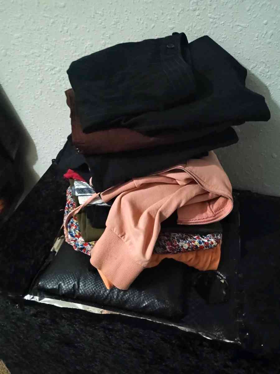 womens clothing size xl large n some smalls - Lubbock, Texas - FleaMarketBay