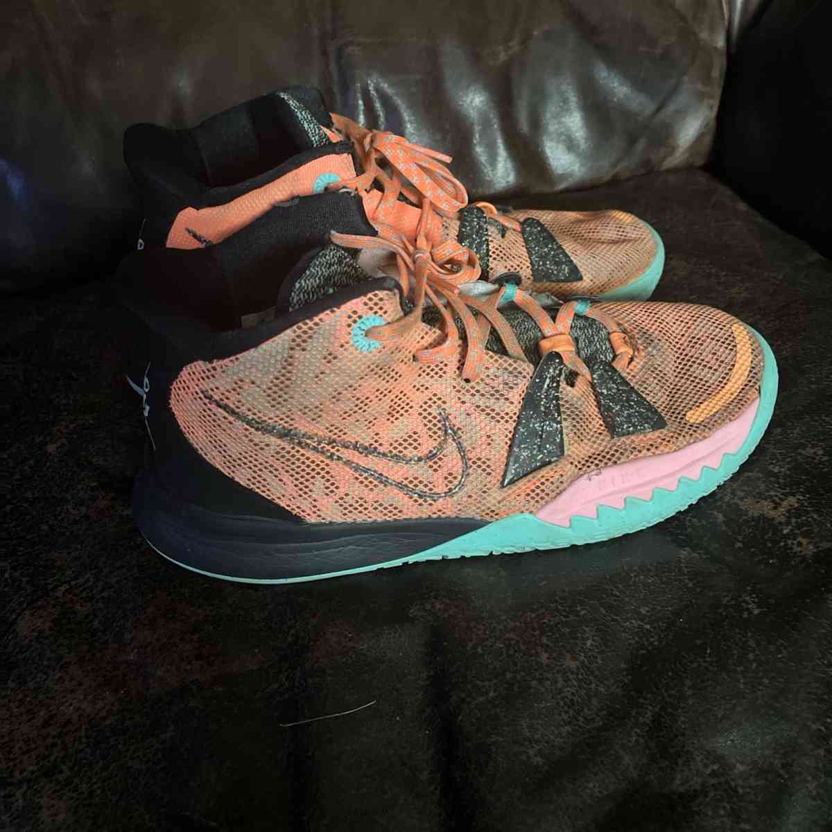 youth size 4 kyre 7 - Evansville, Indiana