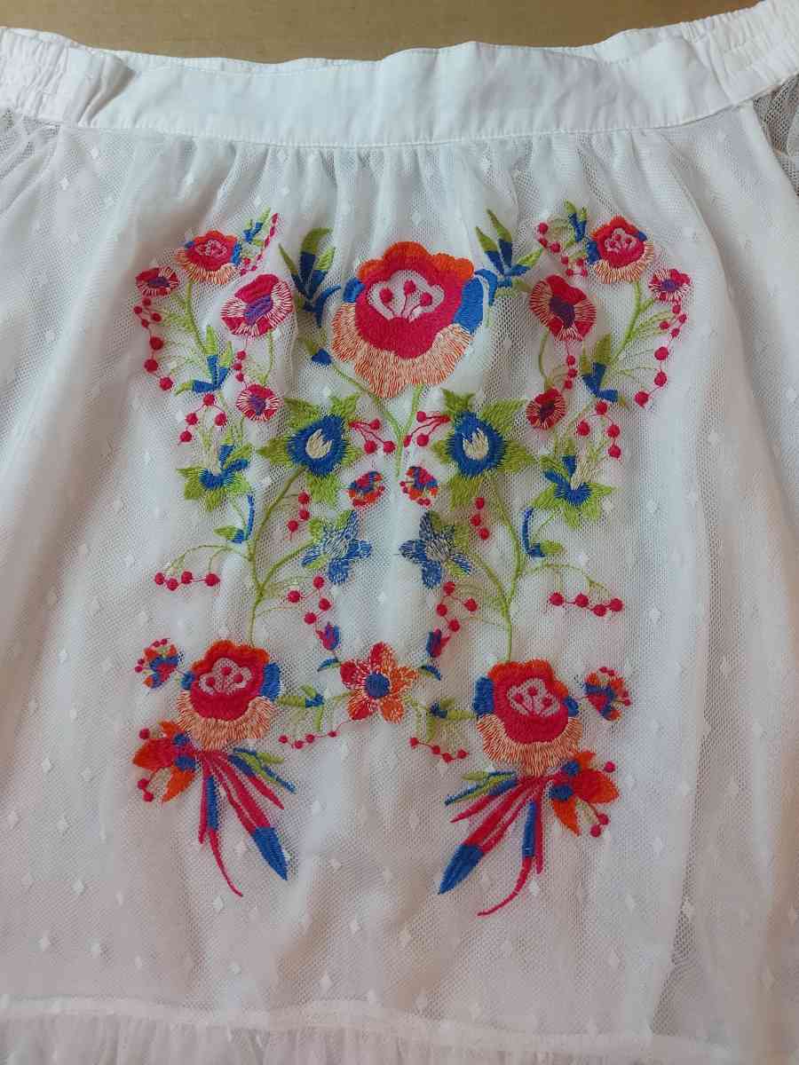 Umgee Floral Embroidered Peasant Top - Atlanta, Georgia - FleaMarketBay