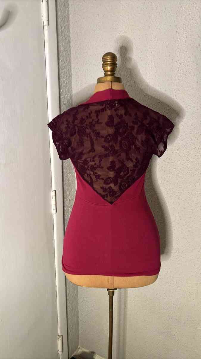 Ella Moss Lace Back Tee Size XS - Atlanta, Georgia - FleaMarketBay