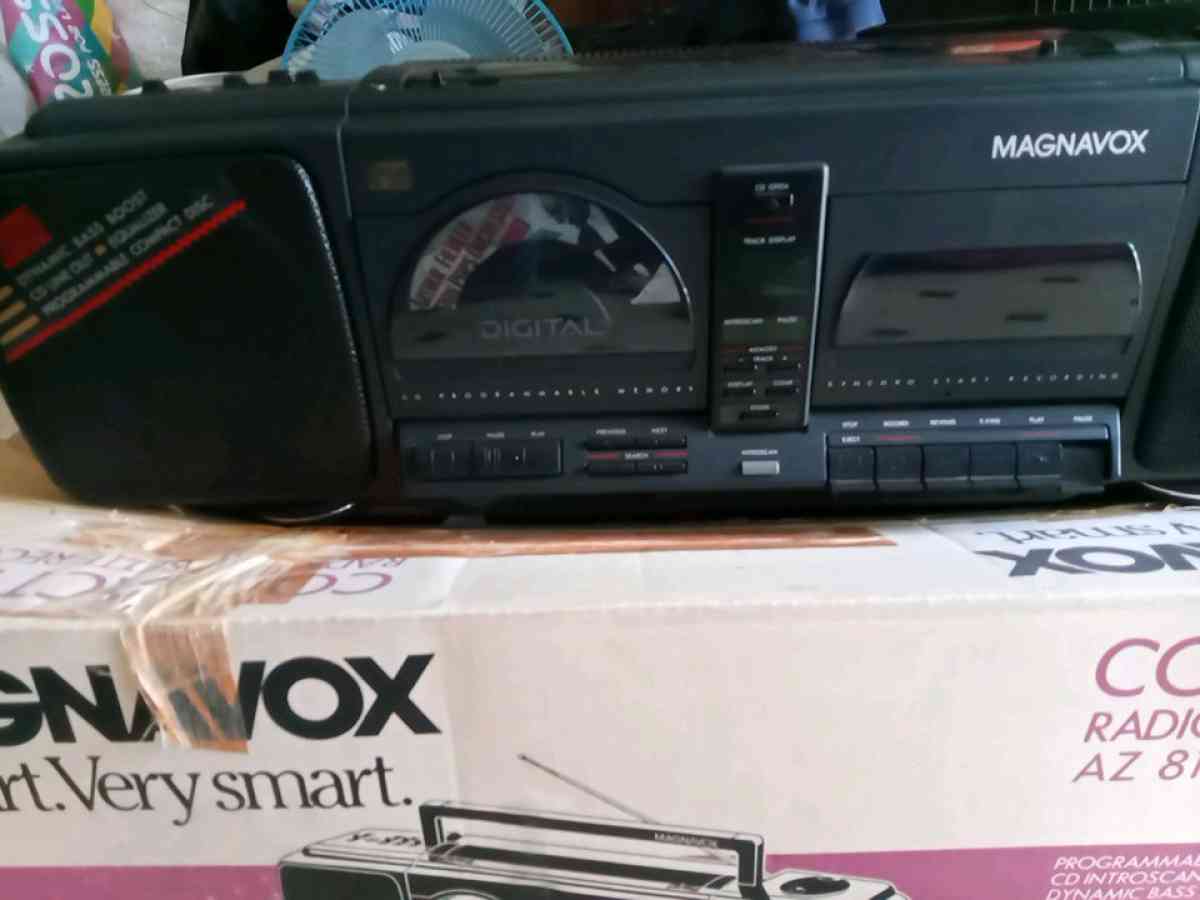 NEW IN BOX BOOMBOX AMFM RADIO CD RECORDER AZ8100 - North Hollywood, California - FleaMarketBay