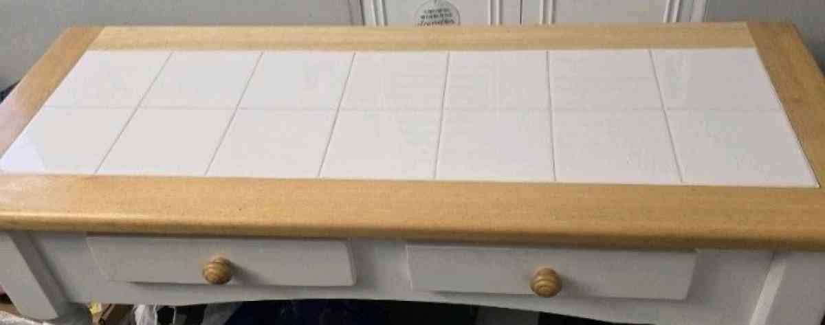 side server table - Stoneham, Massachusetts