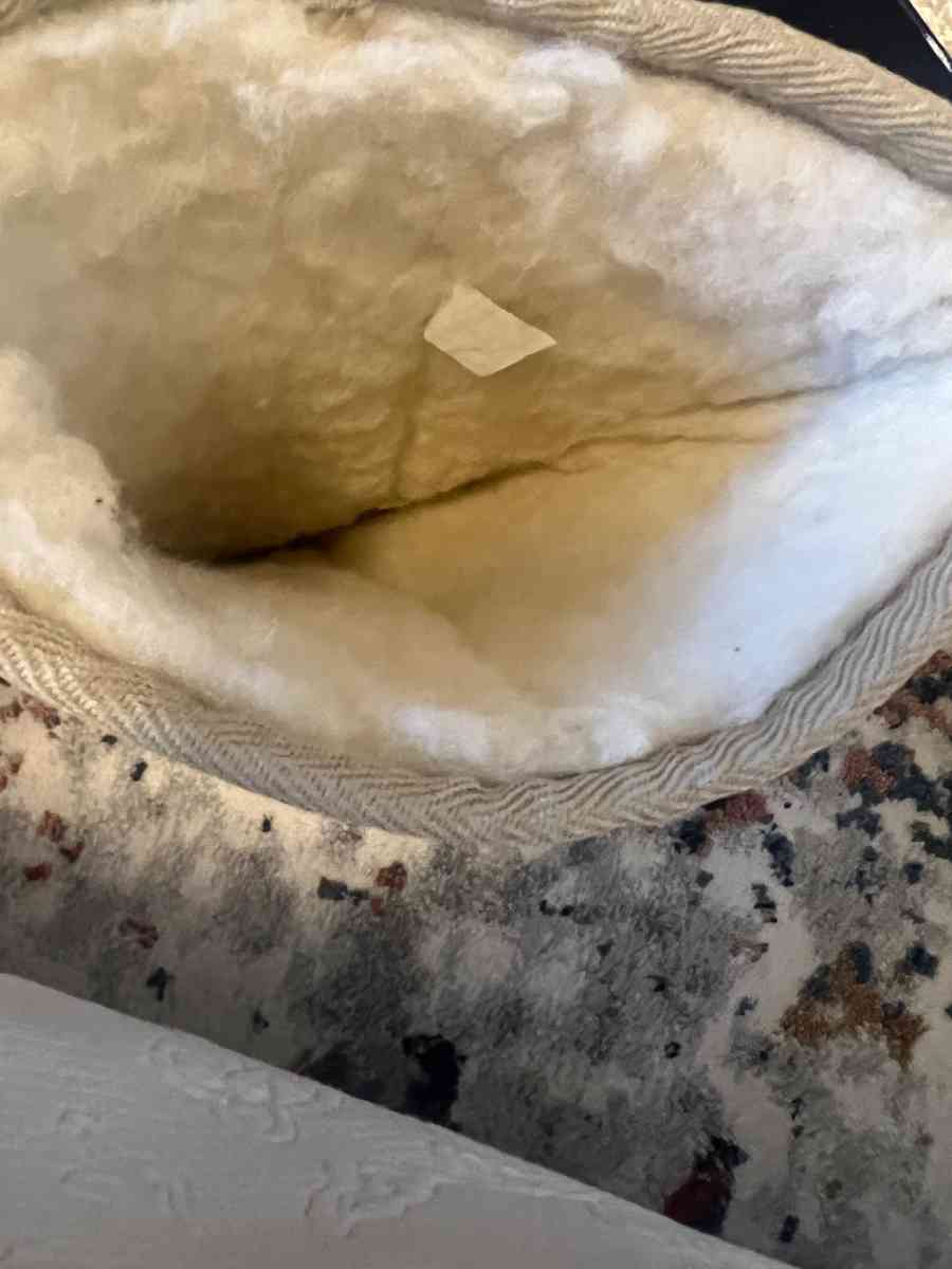 EMU boots - Brigham City, Utah